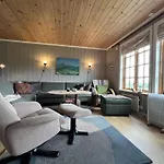 Charming 3-bedroom With Great Views! *
