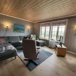 Dom wakacyjny Charming 3-bedroom With Great Views! *