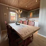 Dom wakacyjny Charming 3-bedroom With Great Views! Beitostolen