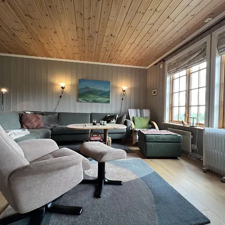 펜션 Charming 3-bedroom With Great Views! Beitostolen