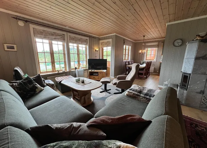 Charming 3-bedroom With Great Views! Feriehus *