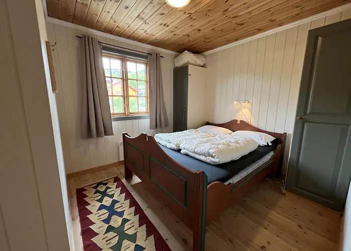 Charming 3-bedroom With Great Views! *