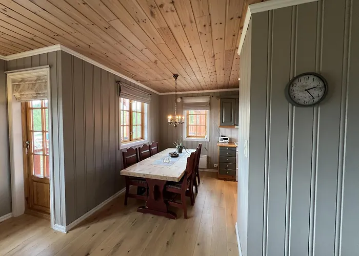 Charming 3-bedroom With Great Views!