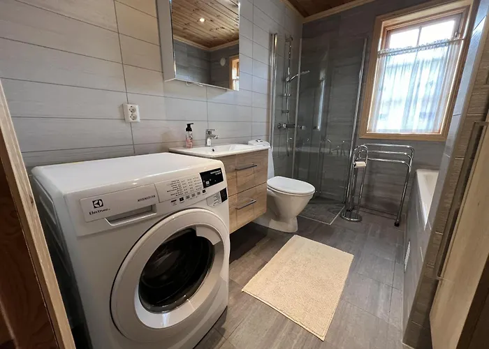 Charming 3-bedroom With Great Views!